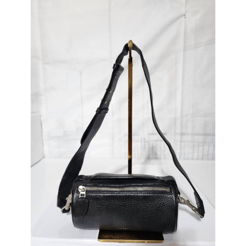 Authentic BURBERRY Calfskin The Barrel Bag Black - Picture 4 of 16